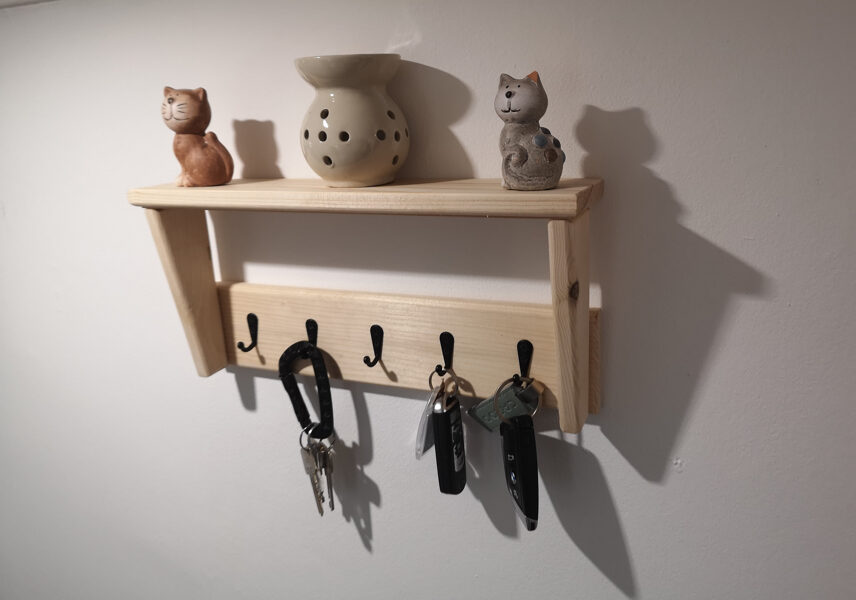 Key holder with shelf, wooden entryway organiser 5 hooks HANDMADE